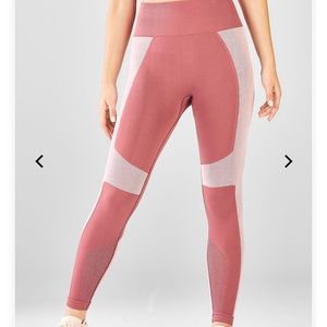 Seamless high waisted statement leggings